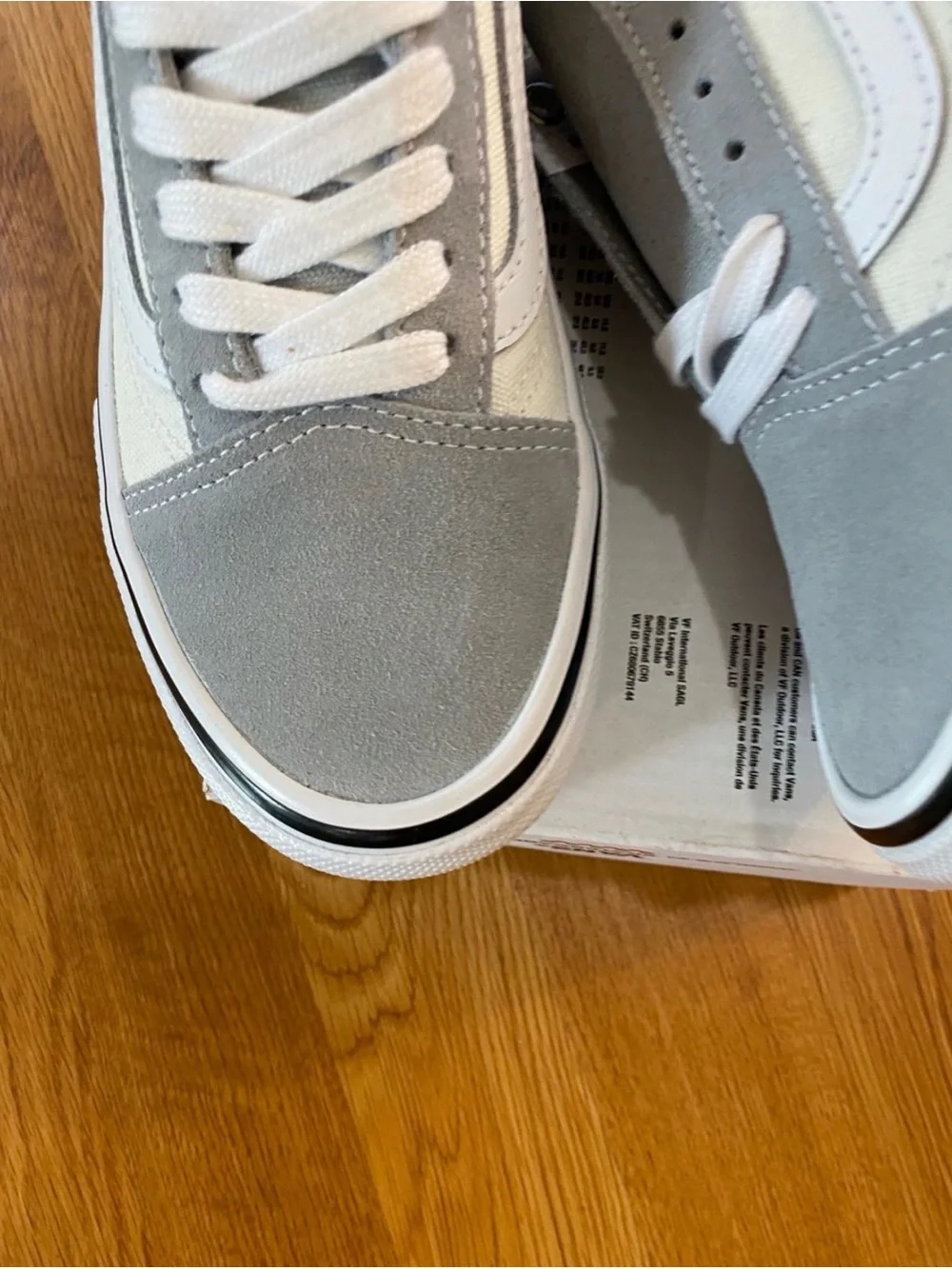 New boys girls Vans Sz 3.5 Gray and White Old Skool Canvas Skate Shoes